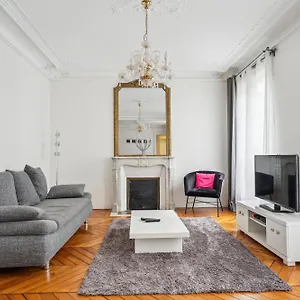 Luxury La Tour Paris